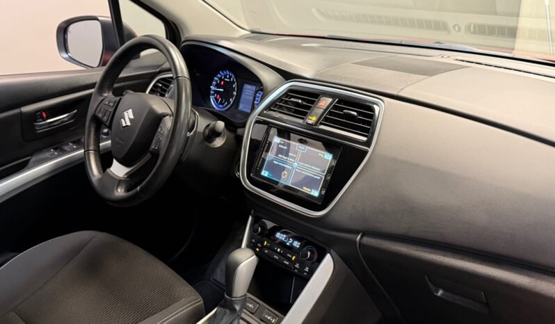 
								Suzuki SX4 S-Cross Hybrid 4×4 143 ch full									