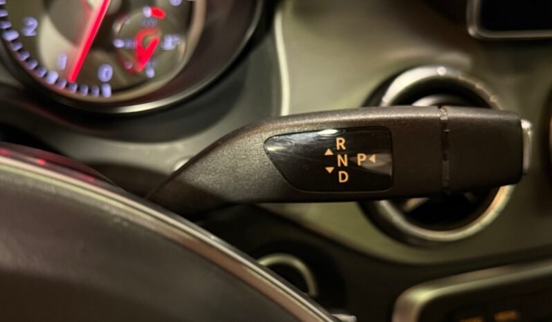 
								Mercedes-Benz CLA 180 AMG full									
