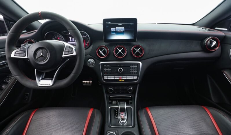 
								Mercedes-Benz CLA 45 AMG Shooting Brake full									