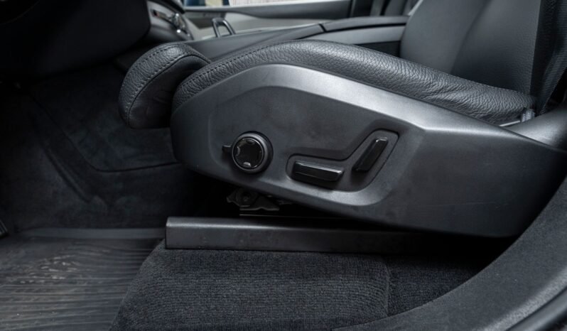 
								Volvo XC90 T8 Recharge Ultra Bright full									