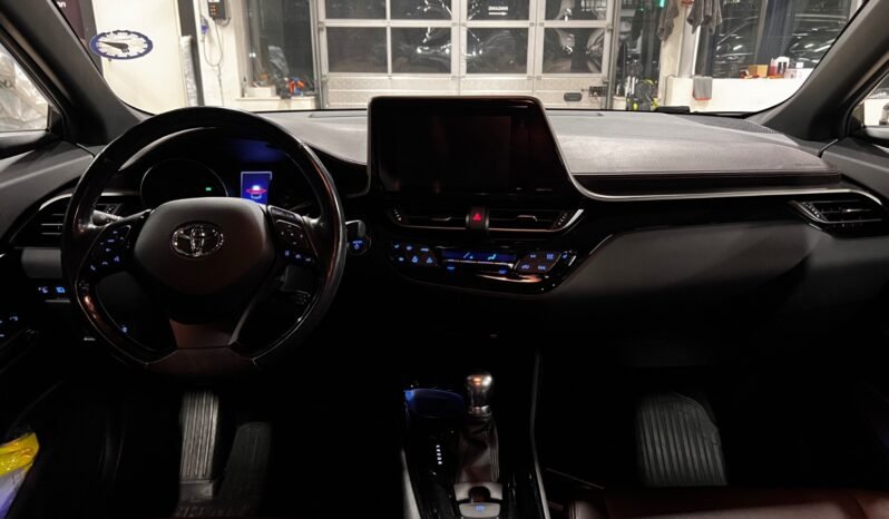 
								Toyota C-HR 1.8 Hybrid LoungeTech full									