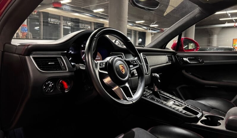 
								Porsche Macan GTS full									