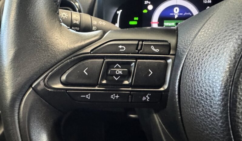 
								Toyota Yaris Cross 1.5 Hybrid AWD-i Active Tech full									