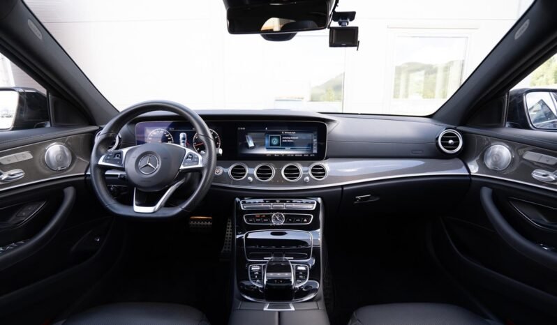 
								Mercedes-Benz E 43 AMG 4MATIC full									