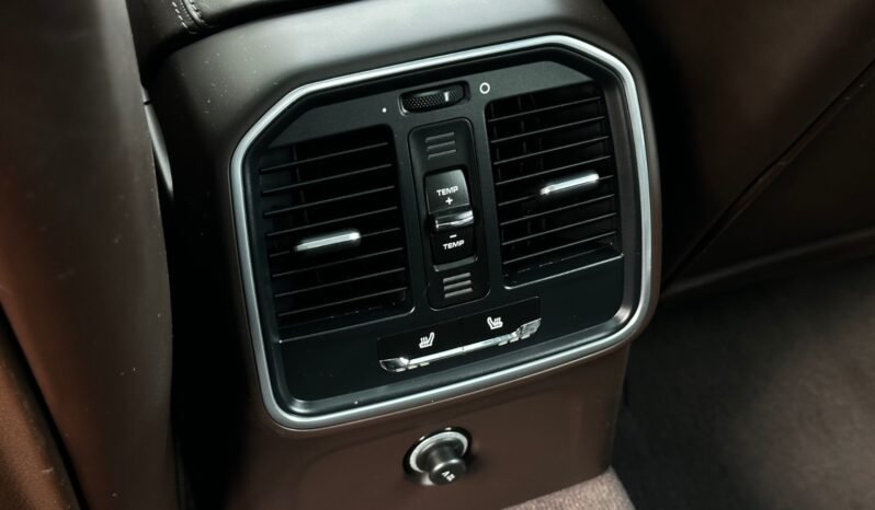 
								Porsche Macan Turbo full									