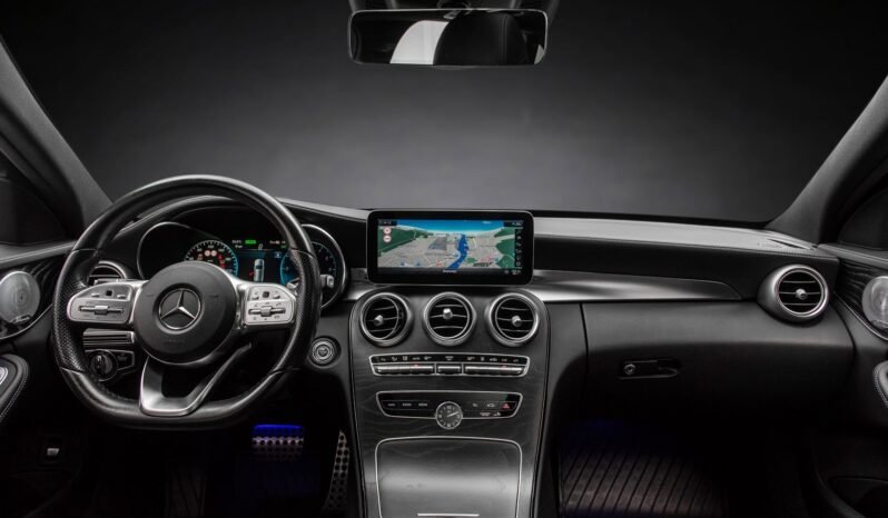
								Mercedes-Benz C300 de 2x AMG full									
