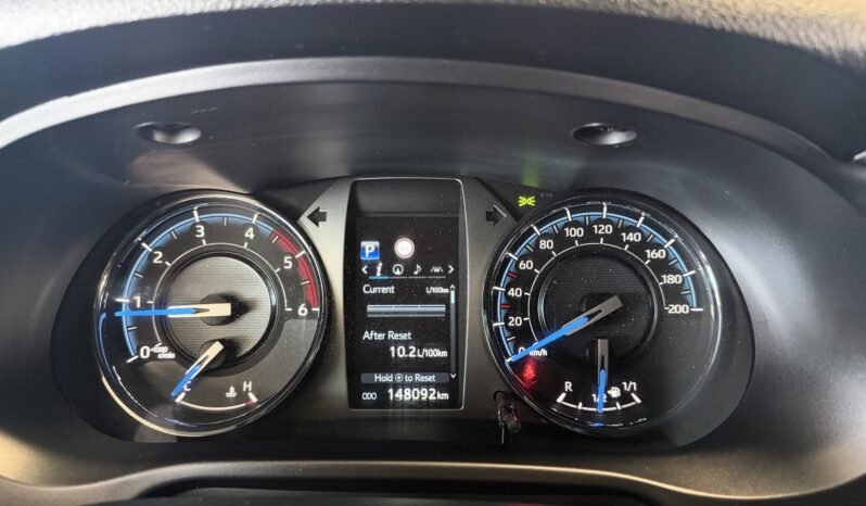 
								Toyota HiLux 2.8 D-4D 204 ch D-Cab 4WD SR+ Invincible X Automatique full									