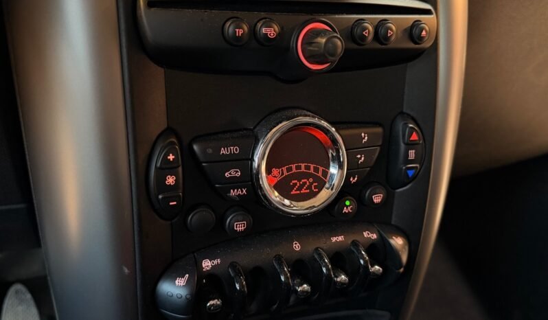 
								MINI Countryman Cooper ALL4 full									