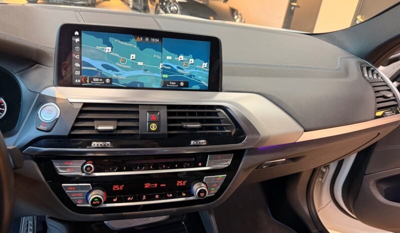 
								BMW X4 xDrive20i M Sport full									