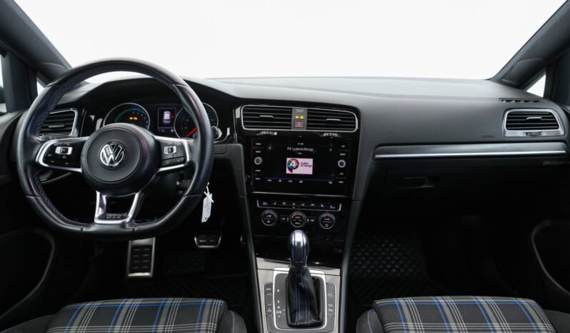 
								Volkswagen Golf VII GTE Facelift full									