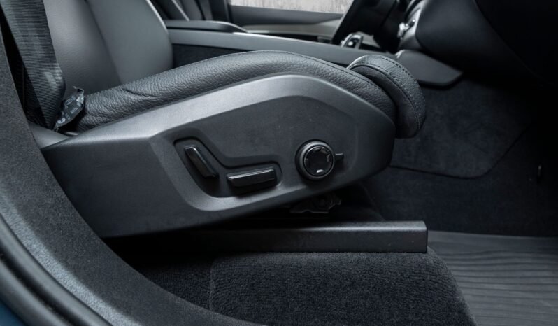 
								Volvo XC90 T8 Recharge Ultra Bright full									