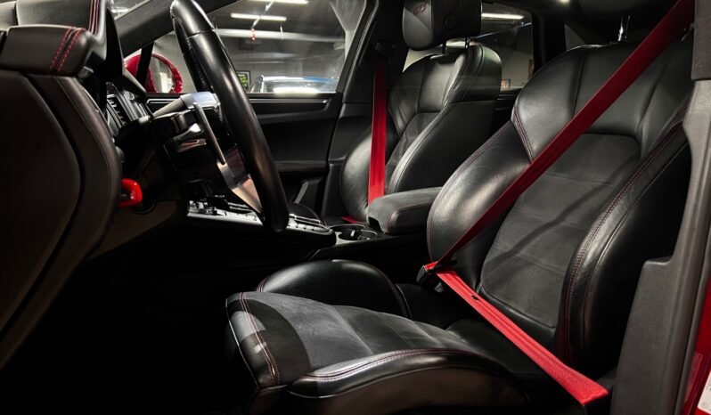 
								Porsche Macan GTS full									