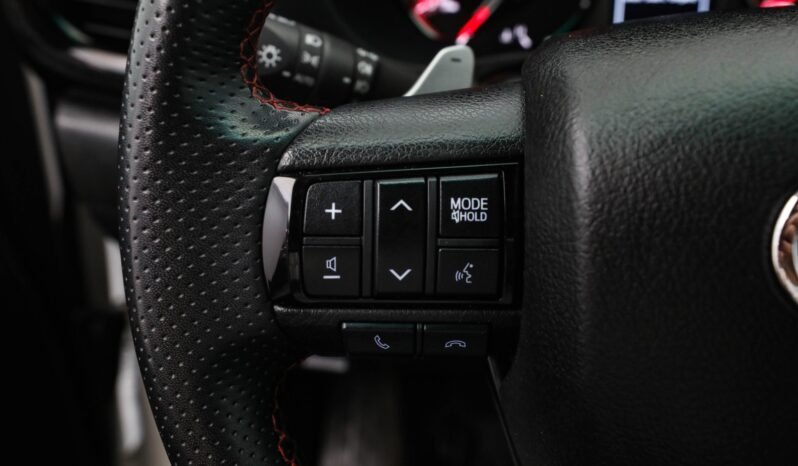 
								Toyota HiLux 2.8 D-4D 204 ch D-Cab 4WD GR Sport full									
