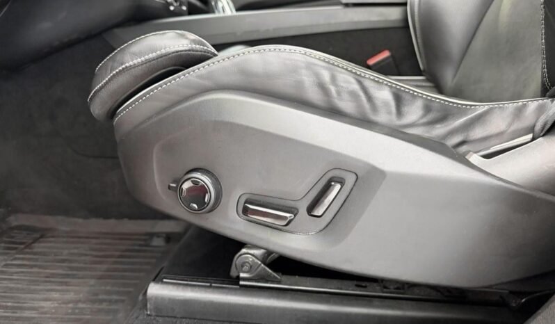 
								Volvo XC60 T8 AWD R-Design full									