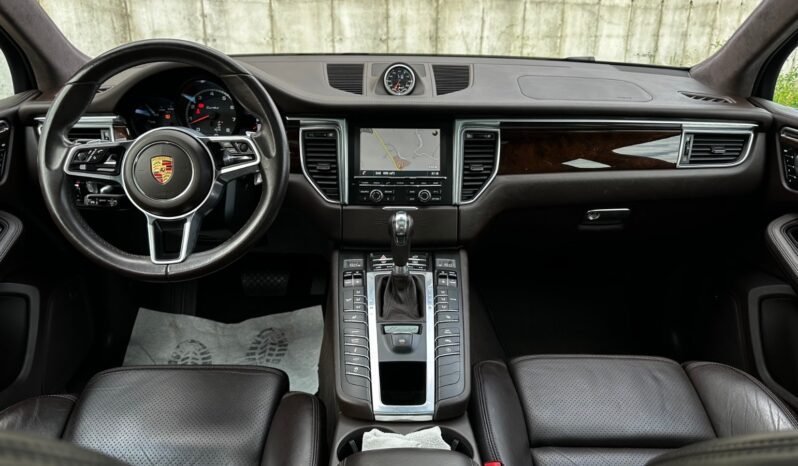 
								Porsche Macan Turbo full									