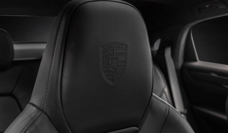 
								Porsche Cayenne Coupé E-Hybrid SportDesign full									
