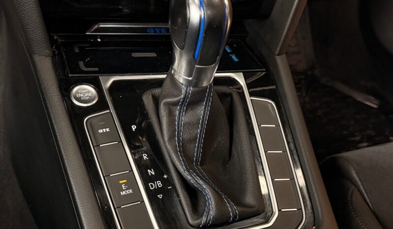 
								Volkswagen Passat GTE Highline full									