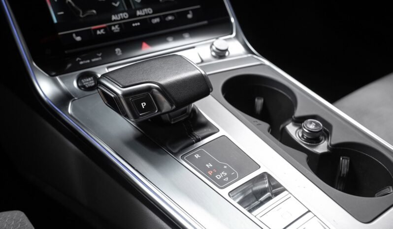 
								Audi A6 55 TFSI e Avant S-Line full									