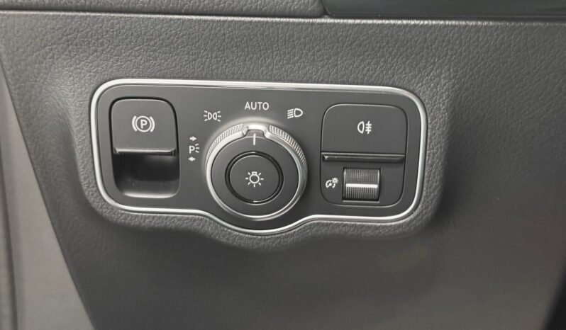 
								Mercedes-Benz B 250 e Plug-in Hybrid full									