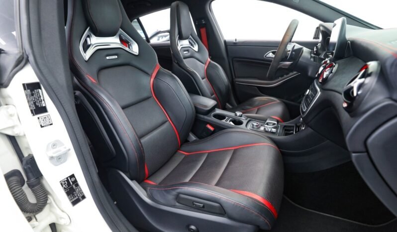 
								Mercedes-Benz CLA 45 AMG Shooting Brake full									