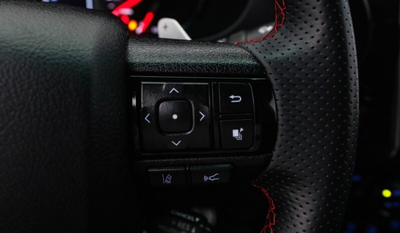 
								Toyota HiLux 2.8 D-4D 204 ch D-Cab 4WD GR Sport full									