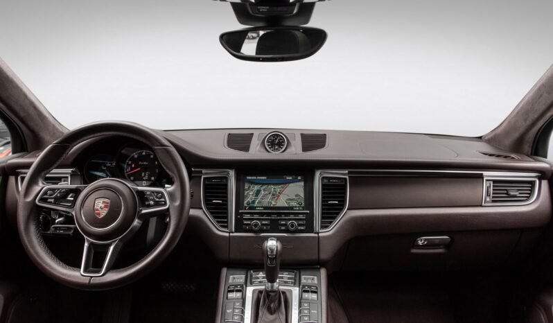 
								Porsche Macan Turbo 3.6 V6 400 ch full									