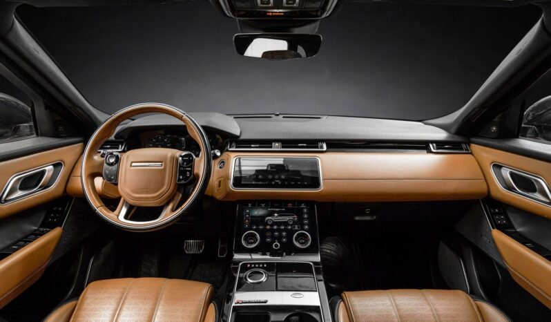 
								Land Rover Range Rover Velar 3.0D 300 ch R-Dynamic HSE full									