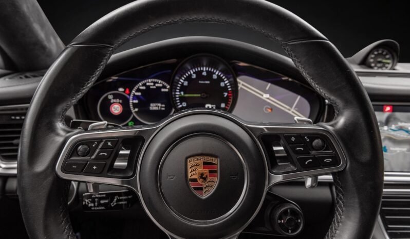 
								Porsche Panamera E-Hybrid SportDesign full									