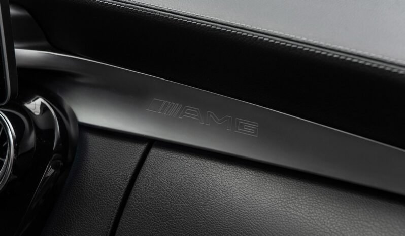 
								Mercedes-Benz C 63 S AMG 510 ch full									