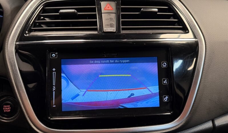 
								Suzuki SX4 S-Cross Hybrid 4×4 143 ch full									