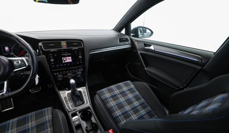 
								Volkswagen Golf VII GTE Facelift full									