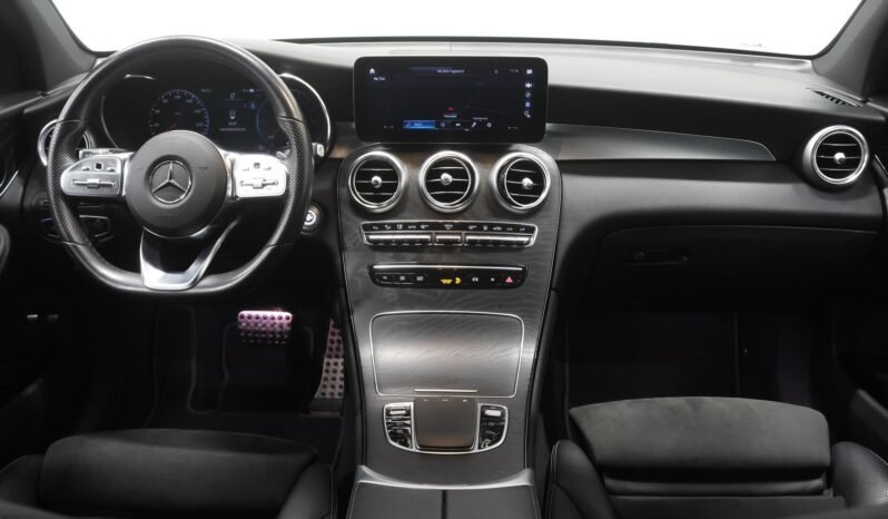 
								Mercedes-Benz GLC 300 e AMG full									