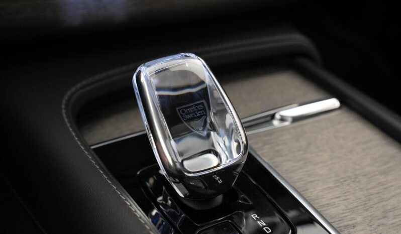 
								Volvo XC90 T8 Ultimate Dark Edition full									