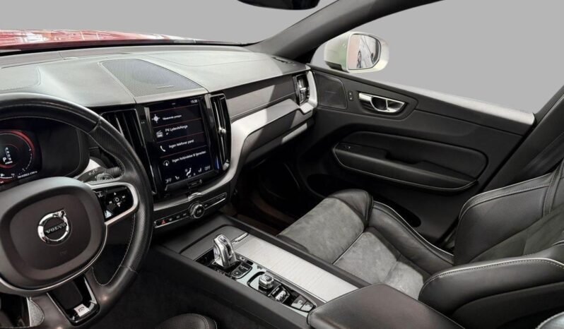 
								Volvo XC60 T8 AWD R-Design full									