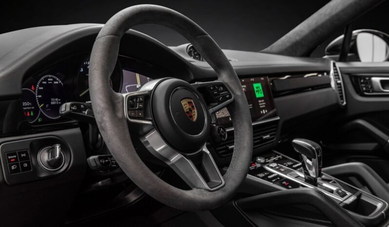 
								Porsche Cayenne Coupé E-Hybrid SportDesign full									