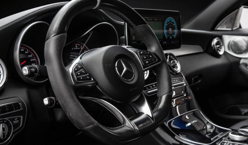 
								Mercedes-Benz C 63 S AMG 510 ch full									