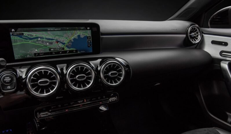 
								Mercedes-Benz A 220 4MATIC 2x AMG full									