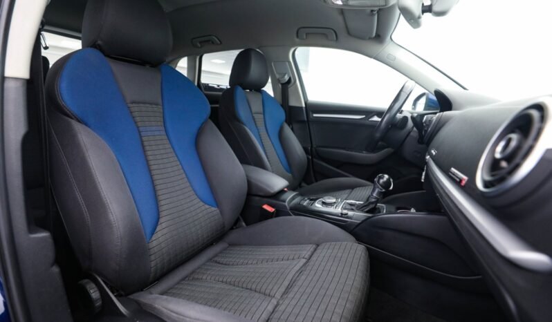 
								Audi A3 Sportback e-tron full									