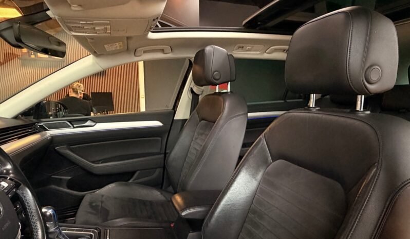 
								Volkswagen Passat GTE Highline full									