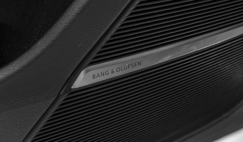 
								Audi RS Q8 full									