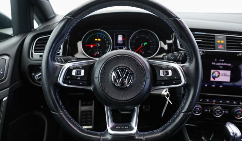 
								Volkswagen Golf VII GTE Facelift full									