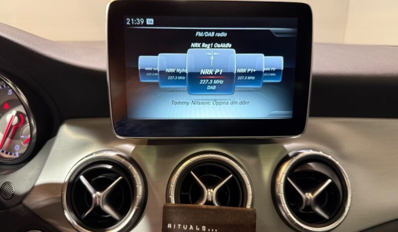 
								Mercedes-Benz CLA 180 AMG full									