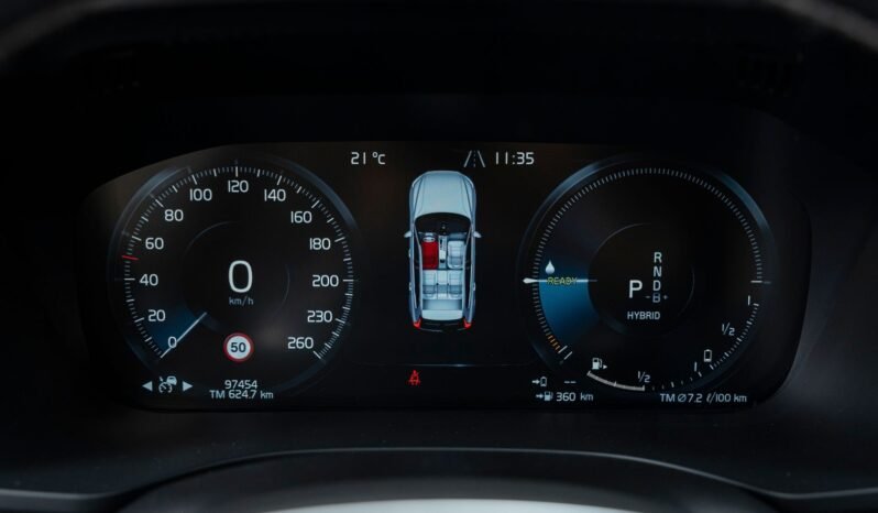 
								Volvo XC60 T8 Twin Engine AWD full									
