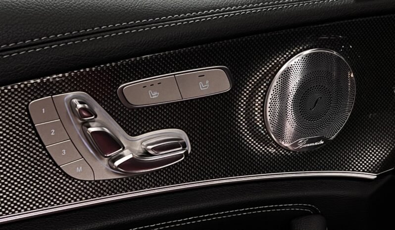 
								Mercedes-Benz E 300 de 4MATIC 2x AMG full									