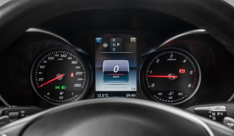 
								Mercedes-Benz GLC 220d 4MATIC – AMG full									