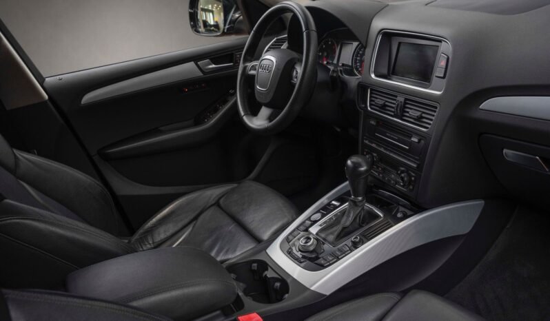 
								Audi Q5 2.0 TDI quattro 170 ch S line full									