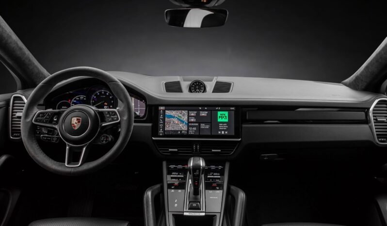 
								Porsche Cayenne Coupé E-Hybrid SportDesign full									
