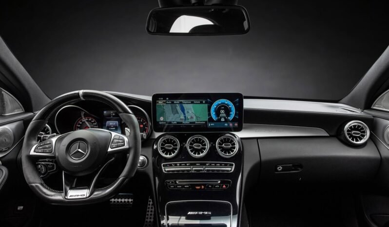 
								Mercedes-Benz C 63 S AMG 510 ch full									