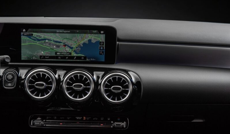 
								Mercedes-Benz A 220 4MATIC 2x AMG full									