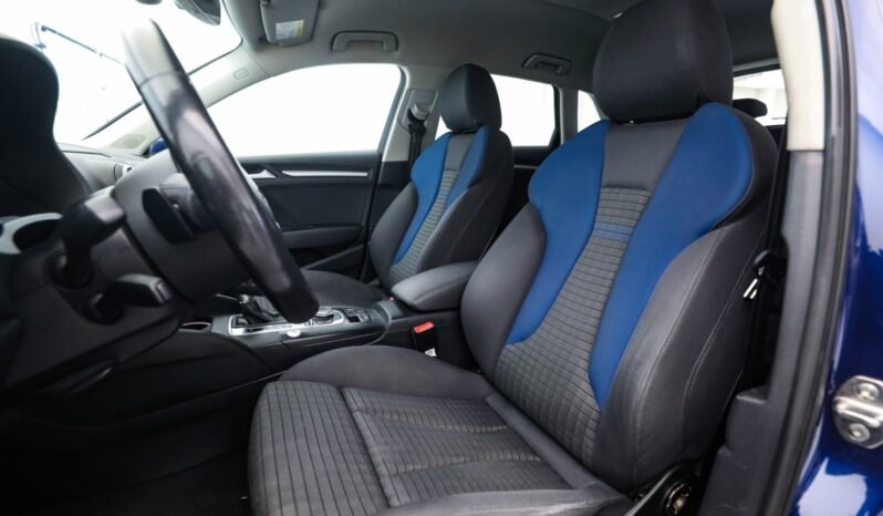 
								Audi A3 Sportback e-tron full									